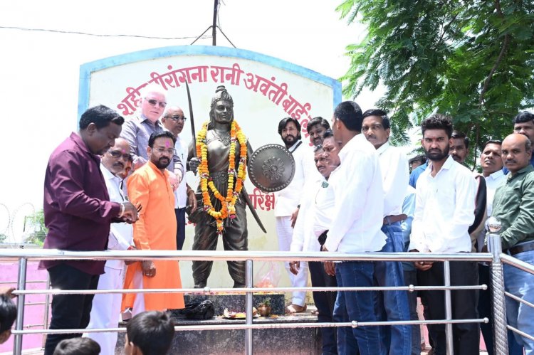 अमर शहीद वीरांगना अवंती बाई लोधी की जयंती कार्यक्रम में पहुंचे आरंग विधायक गुरु खुशवंत साहेब जी