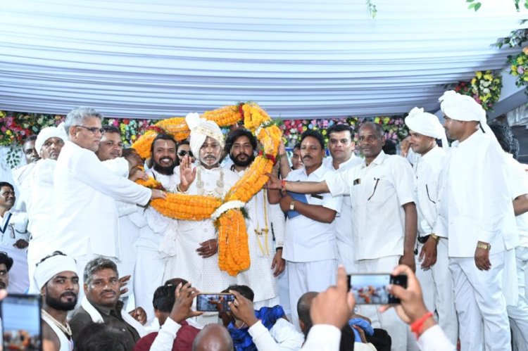 CG : धूमधाम से मनाई गई गुरु बालकदास साहेब जी की जयंती– हजारों श्रद्धालुओं की उपस्थिति में गूंजा गुरु वाणी का संदेश