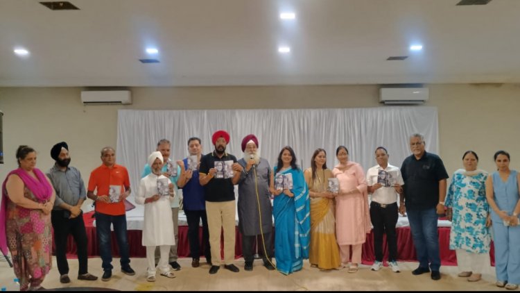 कवियित्री एवं लेखिका जया सरकार के कविता-संग्रह “अल्हड़ भोली सयानी” का विमोचन