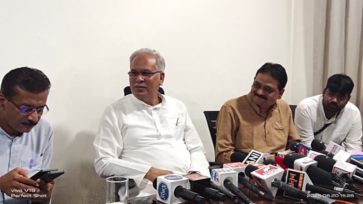 सरकार बताये 14वां मंत्री बनाने की विधिवत अनुमति कब लिया गया - भूपेश बघेल