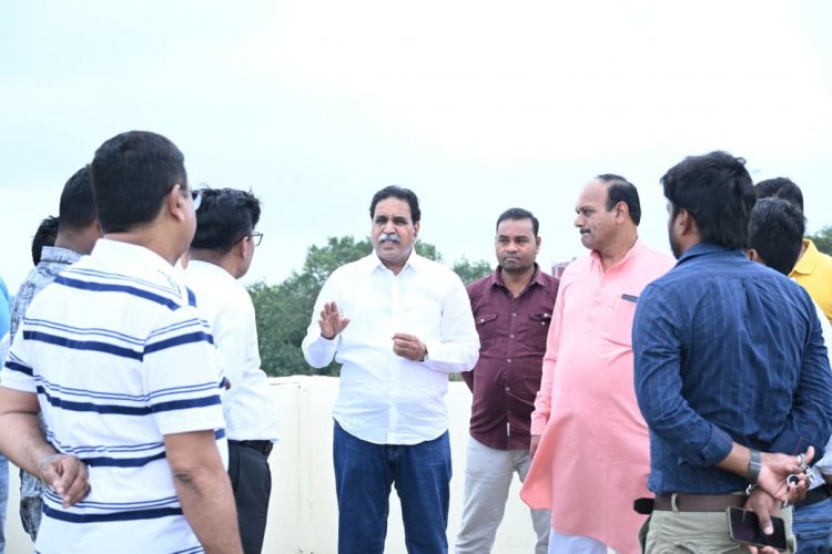 गुढ़ियारी कॉलेज निर्माण की धीमी रफ्तार पर भड़के विधायक मुणत, कार्य में तेजी लाने के दिए सख्त निर्देश