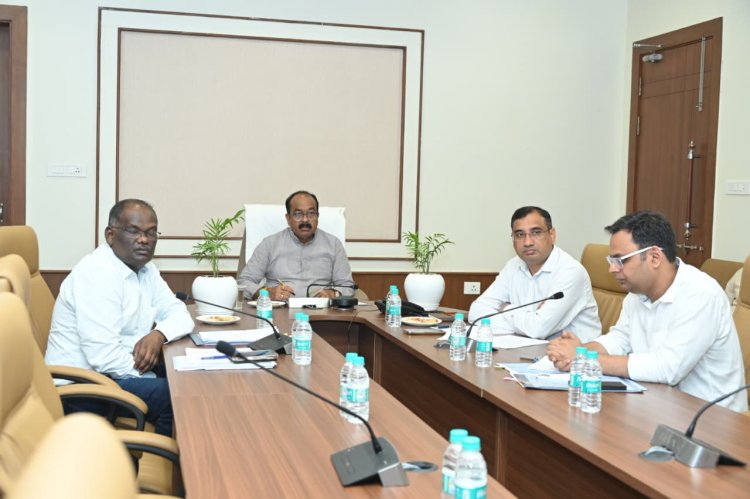 केन्द्रीय आवास और शहरी कार्य मंत्रालय की ऑनलाइन समीक्षा बैठक में शामिल हुए उप मुख्यमंत्री  अरुण साव 