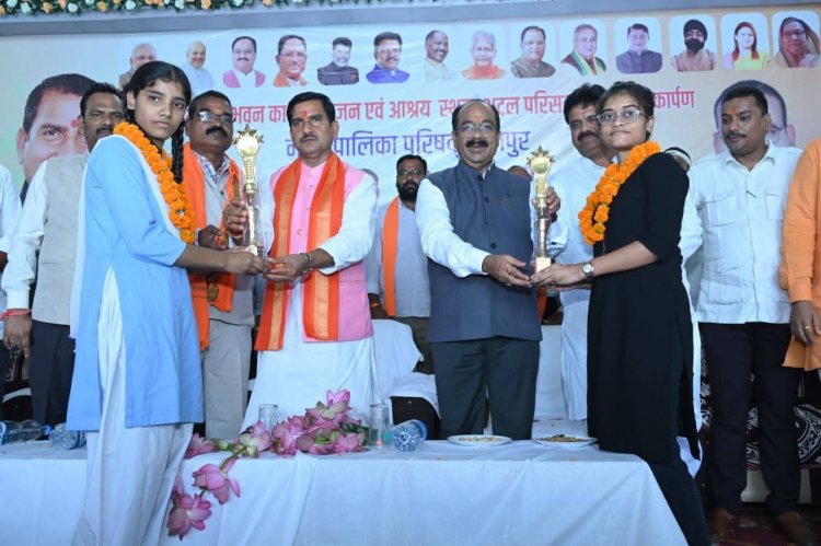 विकास के लिए प्रतिबद्ध डबल इंजन की सरकार : केन्द्रीय राज्य मंत्री तोखन साहू