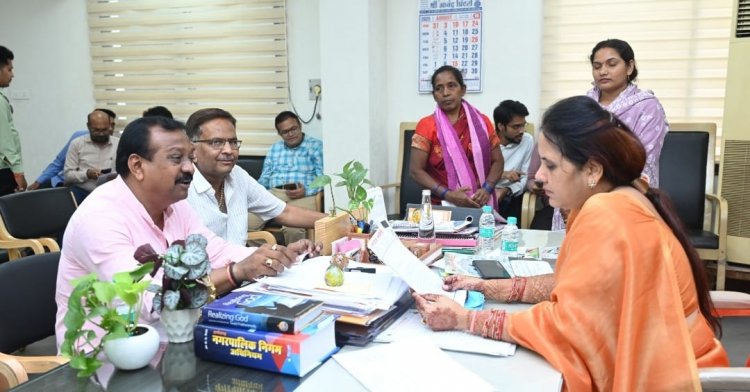 जन्म - मृत्यु प्रमाण पत्र बनवाने पंचनामा और पार्षद से सत्यापन का फरमान महापौर और कमिश्नर को ज्ञापन - कन्हैया