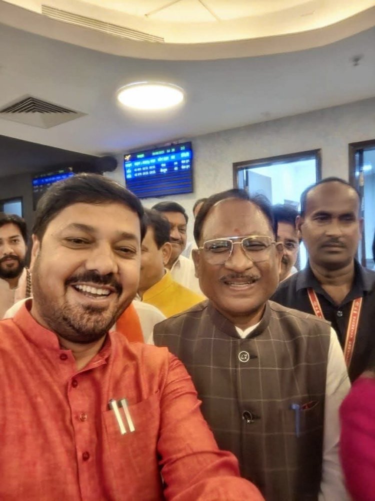 विधायक अनुज ने क्षेत्र के कार्यकर्ताओं के साथ मुख्यमंत्री का किया आत्मीय स्वागत