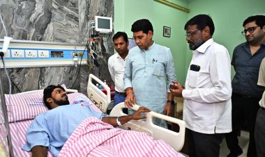 मंत्री  टंक राम वर्मा ने अस्पताल पहुँचकर मरीज का जाना हालचाल