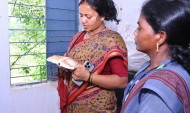 महिला एवं बाल विकास मंत्री श्रीमती लक्ष्मी राजवाड़े ने धरसेड़ी आंगनबाड़ी केंद्र का औचक निरीक्षण किया