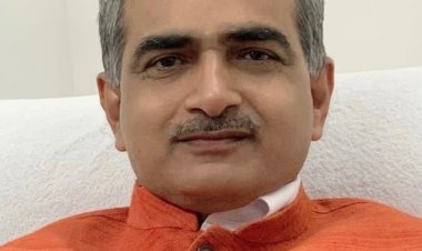 वैचारिक दरिद्रता के चलते कांग्रेस अराजक व असंसदीय वामपंथी भाषा और विचारों पर पल रही है और यही अब कांग्रेस की नियति हो चली : पाण्डेय