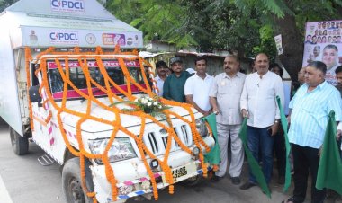 पीएम सूर्य घर योजना के अंतर्गत जागरूकता रथ को पर्यटन मंत्री श्री अग्रवाल ने दिखाई हरी झंडी