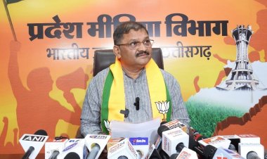 बैज बस्तर के विकास के लिए ब्रिज नहीं, बैरियर हैं : संतोष पांडेय