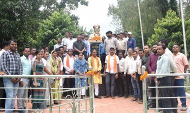 वन मंत्री  केदार कश्यप ने किया भारत रत्न विश्वेश्वरैया को नमन