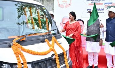 सीएम साय ने किया ‘स्वच्छता ही सेवा पखवाड़ा 2025’ का शुभारंभ, कचरा कलेक्शन वाहनों को दिखाई हरी झंडी