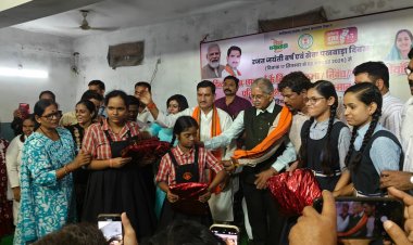 केंद्रीय राज्य मंत्री  तोखन साहू ने तिफरा में किया सेवा पखवाड़ा का शुभारंभ