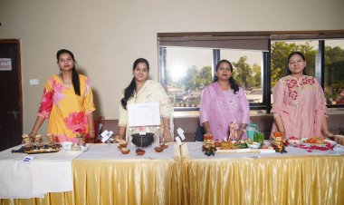 चावल की टोकरी छोटे मियां बड़े मियां के साथ हे भारतीय भेस भूषा एवं सभ्यता जैसे कार्यक्रमों की रही धूम