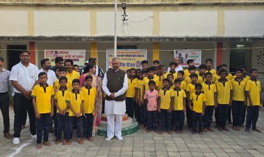 शासकीय दृष्टि, श्रवण बाधितार्थ विद्यालय में मनाया गया सेवा पखवाड़ा दिवस योग आयोग के अध्यक्ष श्री सिन्हा हुए शामिल