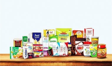 मदर डेयरी के बाद अब अमूल ने भी घटाई अपने सामान की कीमत, जानें किस पर कितनी होगी बचत