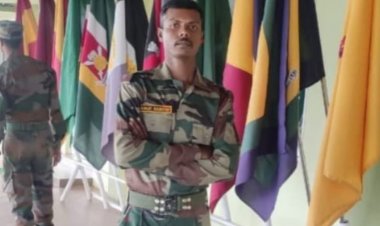 CG – पंचतत्व में विलीन हुआ बस्तर का जवान, अंतिम दर्शन के लिए उमड़ा हुजूम, हर आंखों से छलके आंसू