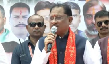 डोंगरगढ़ दर्शन यात्रा शुरू, सीएम साय ने नि:शुल्क सेवा बसों को हरी झंडी दिखाकर किया रवाना