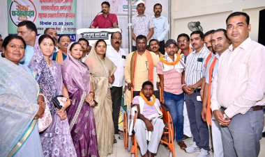 मंत्री श्रीमती लक्ष्मी राजवाड़े के मुख्य आतिथ्य में सेवा पखवाड़ा के तहत दिव्यांगजनों एवं वरिष्ठजनों का सम्मान