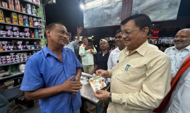 GST रिफॉर्म के "नमो उपहार" ने खुशियों से भरा उपभोक्ताओं का त्योहार, चमका कारोबार और व्यापारी बंधुओं ने कहा- मोदी सरकार का दिल से आभार