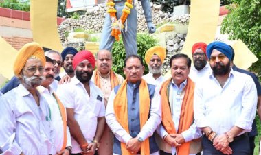 *मुख्यमंत्री विष्णु देव साय ने अमर शहीद भगत सिंह की प्रतिमा पर माल्यार्पण कर किया नमन*