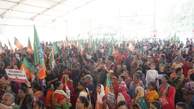 मां के सम्मान में महिला मोर्चा मैदान में - सरोज पांडेय