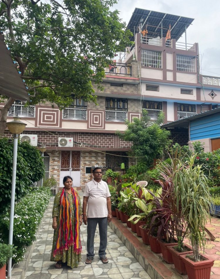 चांटीडीह निवासी अशोक साहू ने दो घरों में लगवाया सोलर पैनल, बिजली बिल हुआ शून्य