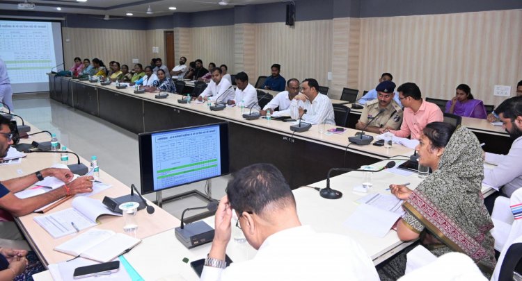 महिला एवं बाल विकास मंत्री श्रीमती लक्ष्मी राजवाड़े ने ली विभागीय समीक्षा बैठक