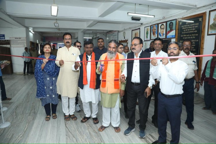 छायाचित्र प्रदर्शनी का सासंद श्री नाग ने किया शुभारंभ