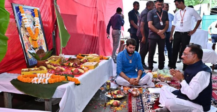 सीएम साय ने की भगवान विश्वकर्मा जयंती पर पूजा अर्चना, प्रदेशवासियों को भी दी शुभकामनाएँ