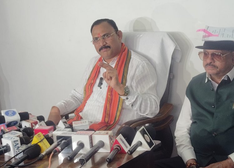 रायपुर ब्रेकिंग-  रायपुर में NHM कर्मचारियों को स्वास्थ्य मंत्री ने दिया आखरी मौका 