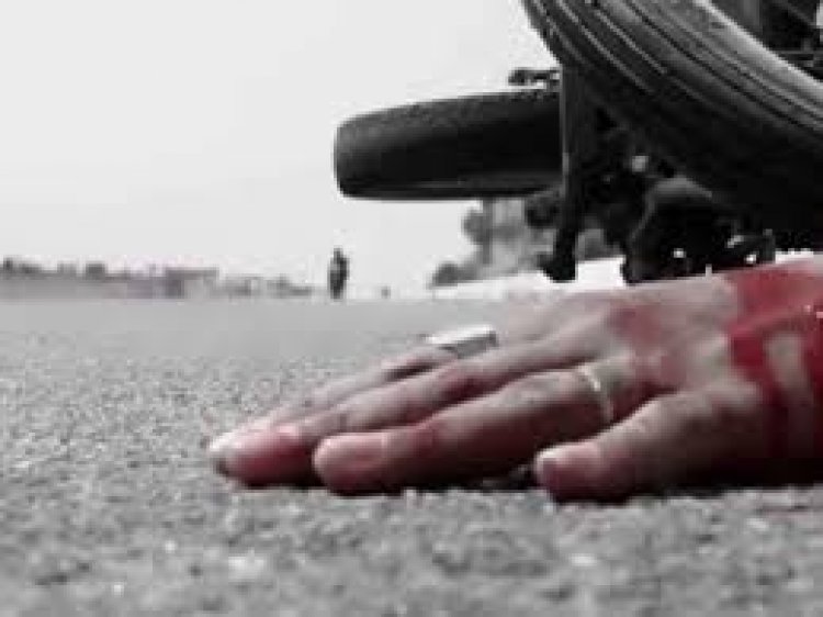 CG – फिर खून से सनी सड़क, अज्ञात वाहन ने बाइक सवारों को मारी टक्कर, मौके पर हुई 2 दोस्तों की मौत…..