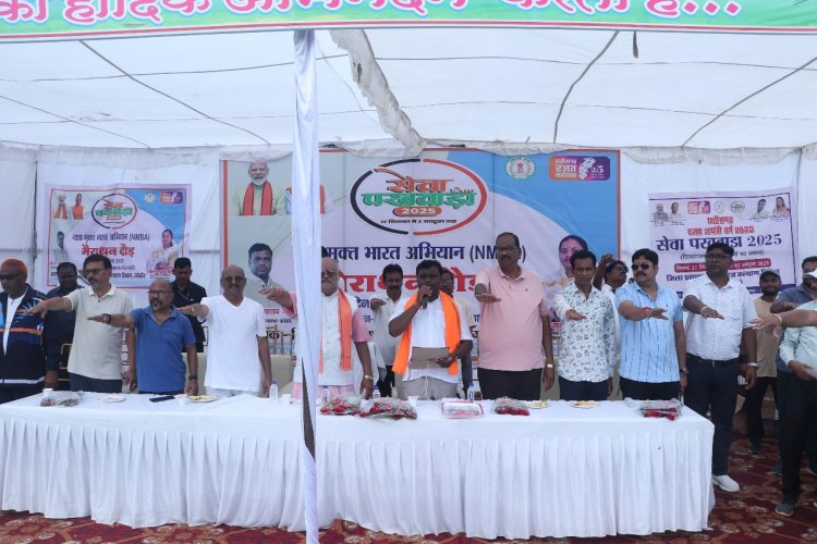 *नशामुक्त भारत अभियान के तहतआयोजित हुई मैराथन दौड़, विधायक श्री नेताम ने हरी झंडी दिखाकर किया रवाना* *कहा, नशे से दूर रहकर खेल, शिक्षा और रोजगार के क्षेत्र में भविष्य संवारें युवा*