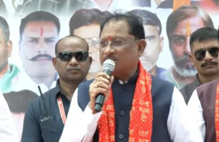 डोंगरगढ़ दर्शन यात्रा शुरू, सीएम साय ने नि:शुल्क सेवा बसों को हरी झंडी दिखाकर किया रवाना