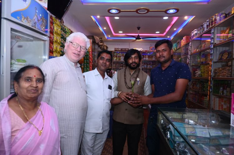 प्रधानमंत्री नरेंद्र मोदी जी ने NextGen GST के रूप में दी देश को ऐतिहासिक सौगात – आरंग में व्यापारी बंधुओं संग गुरु खुशवंत साहेब जी ने मनाया “GST बचत उत्सव”