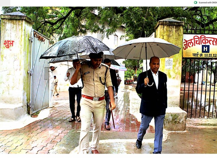 प्रधान जिला एवं सत्र न्यायाधीश बलराम प्रसाद वर्मा द्वारा केन्द्रीय जेल का औचक निरीक्षण किया गया