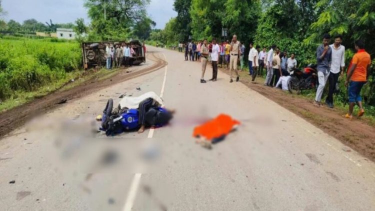 मां बम्लेश्वरी के दर्शन कर लौट रहे 2 युवकों की सड़क हादसे में मौत, पिकअप और बाइक में जोरदार भिड़ंत