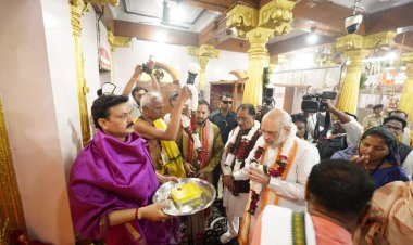 केंद्रीय गृह मंत्री  अमित शाह और मुख्यमंत्री विष्णुदेव साय ने मां दंतेश्वरी की पूजा-अर्चना कर देश-प्रदेश की सुख-शांति, समृद्धि और खुशहाली का मांगा आशीर्वाद