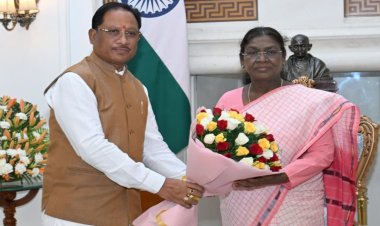 मुख्यमंत्री विष्णुदेव साय ने राष्ट्रपति द्रौपदी मुर्मू से की सौजन्य भेंट, छत्तीसगढ़ आने के लिए किया आमंत्रित