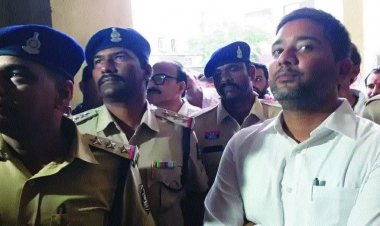 शराब घोटाला मामला : पूर्व सीएम के बेटे चैतन्य बघेल की 13 दिन की EOW रिमांड खत्म, कोर्ट में किया गया पेश