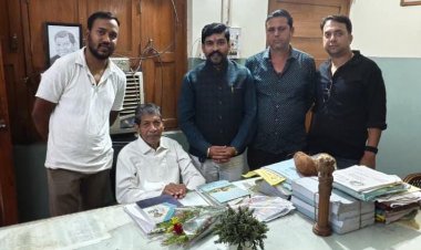 आम आदमी पार्टी के संगठन महासचिव उत्तम जायसवाल ने की ननकी राम कंवर से मुलाकात