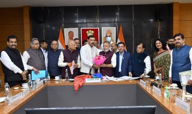 राष्ट्रीय व्यापारी कल्याण बोर्ड की 7वीं बैठक में शामिल हुए अमर पारवानी