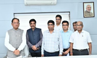 संवाद कार्यालय में विभागीय अधिकारी के साथ अभद्रता और कार्यालय में तोड़फोड़ करने वालों पर कड़ी कार्रवाई की मांग