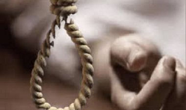 दिल दहला देने वाली वारदात: शराब के नशे में पत्नी को मारकर ट्रक ड्राइवर ने फांसी लगाकर की आत्महत्या….