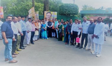 विधानसभा अध्यक्ष डॉ. रमन सिंह को जन्मदिन पर चेम्बर प्रदेश अध्यक्ष सतीश थौरानी के नेतृत्व में चेंबर प्रतिनिधि मंडल ने दी बधाई व शुभकामनाएँ