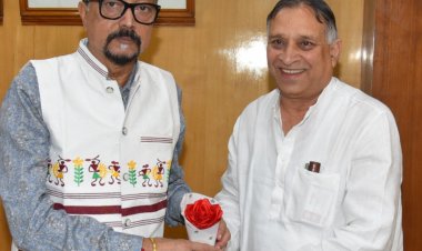 राज्यपाल श्री डेका से छत्तीसगढ़ दिव्यांगजन वित्त विकास निगम के अध्यक्ष श्री कावड़िया ने की सौजन्य भेंट