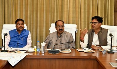 उप मुख्यमंत्री  अरुण साव ने वन एवं पर्यावरण मंत्री  केदार कश्यप और वित्त मंत्री  ओ.पी. चौधरी के साथ राज्योत्सव व प्रधानमंत्री के नवा रायपुर प्रवास की तैयारियों की समीक्षा की