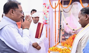 मुख्यमंत्री विष्णु देव साय ने दिवंगत चन्दन बाई जी को दी श्रद्धांजलि:शोक संतप्त परिवार से मिलकर व्यक्त की संवेदना