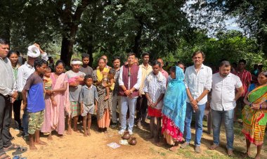 ग्रामवासियों को बहला फुसला के झूठा प्रलोभन लालच के आड़ में जबरन धर्मांतरण कराया जा रहा था । आज 6 परिवारों के लगभग 26 लोगो ने घर वापसी