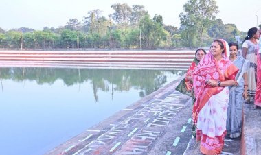 छठ पर्व की तैयारी का लिया जायजा – मंत्री श्रीमती लक्ष्मी राजवाड़े ने किया भटगांव छठ घाट का निरीक्षण